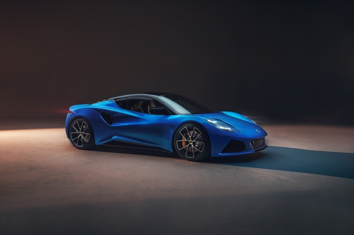 LOTUS が生産する最後のミッドシップエンジンモデル EMIRA（エミーラ）イギリス本国で発表！！