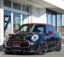 【入荷】続々ミニクーパー入荷中(^^)/ジョンクーパーワークスAT