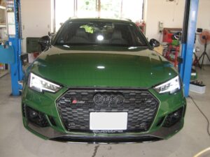 アウディRSアバント　エンジンオイル・フィルター交換