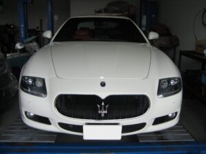 マセラティ クアトロポルテ 車検整備記録（各種オイル・消耗品・ウィンカーレバー交換）