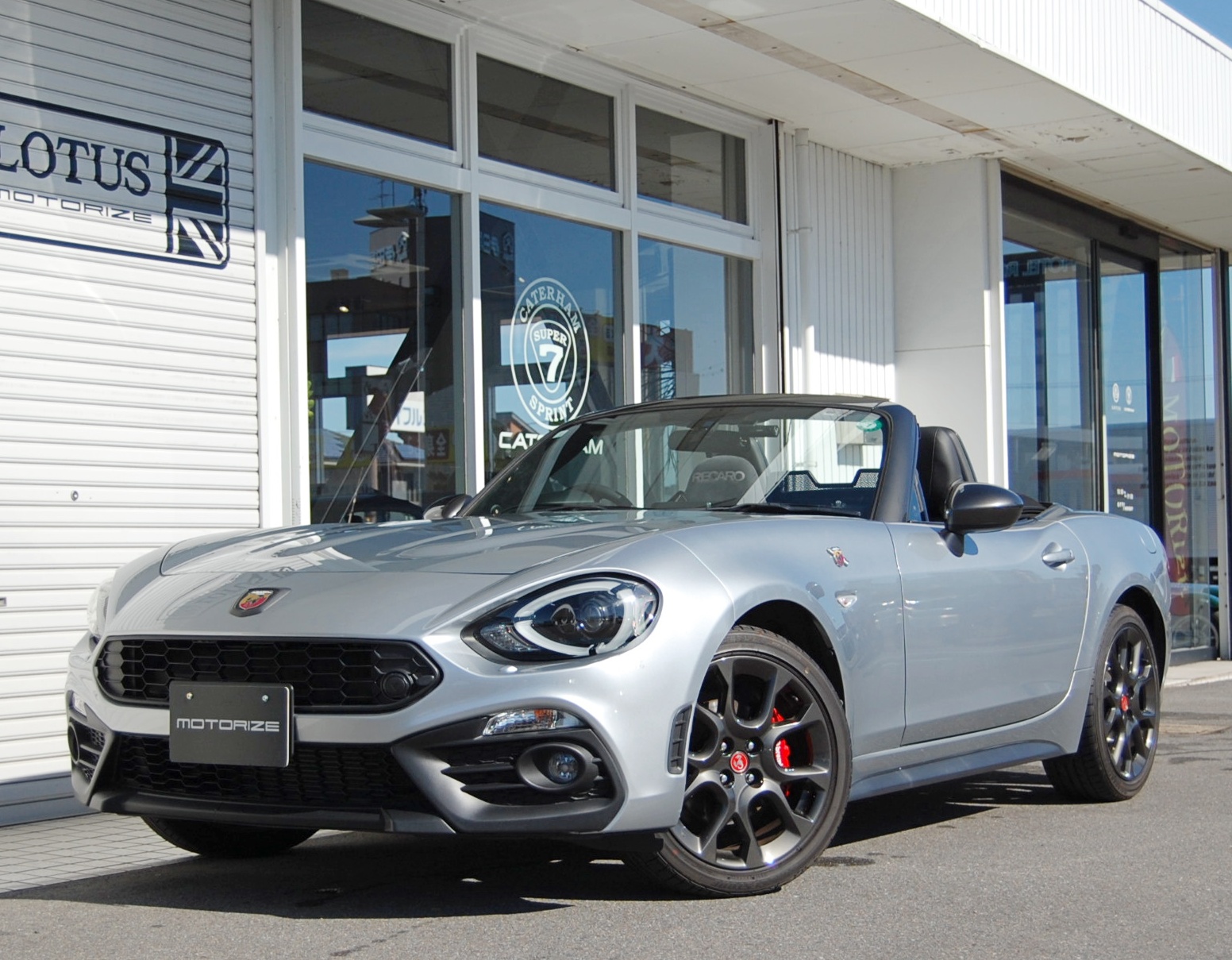 アバルト124スパイダー