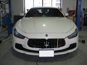 マセラティ ギブリ　パッド摩耗ランプ点灯（前後ブレーキパッド・センサー交換）