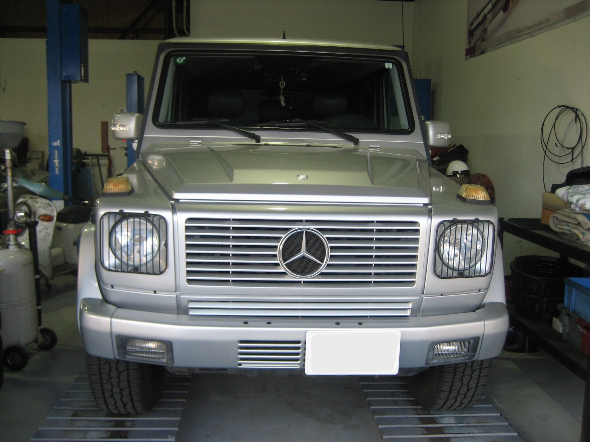 メルセデス・ベンツ Gクラス　車検整備（100km/hでハンドル振れ）