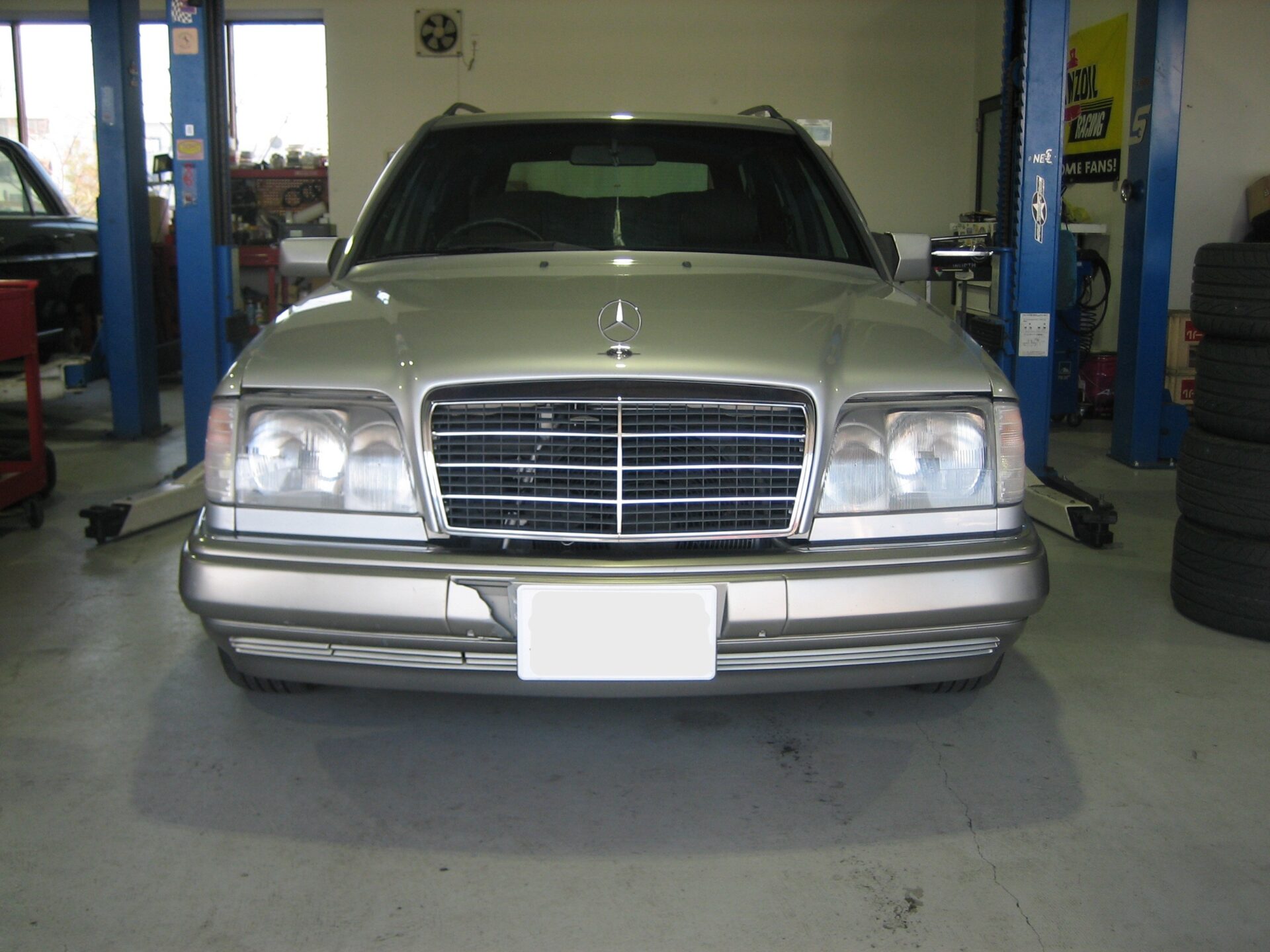 メルセデス・ベンツ W124ワゴン　エンジン異音修理／オイル交換