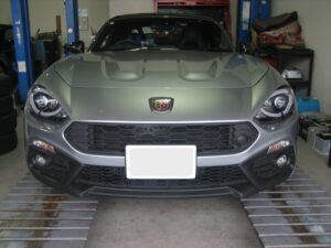 アバルト124スパイダー　エンジンオイル交換／レデューサ取付