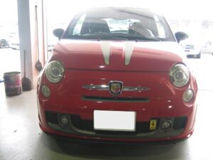 アバルト695 トリビュートフェラーリ　エンジンオイル交換