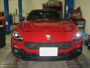 アバルト124スパイダー　エンジンオイル交換