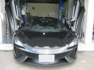 マクラーレン540C クーペ　天井内張りの垂れ下がり修理